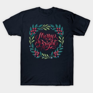 Advent wreath: Merry and bright T-Shirt